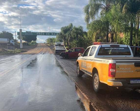 Colisão frontal deixa feridos na RS 342, no pórtico em Três de Maio - foto 5