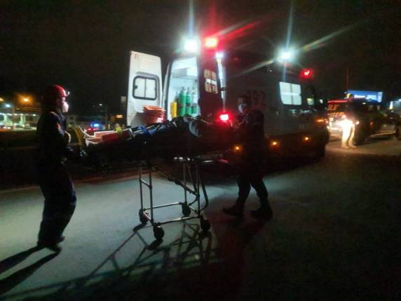 Motociclista colide em veículo que teve pane na BR-285 - foto 2