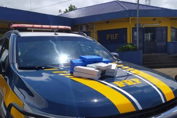 Os entorpecentes estavam divididos em pouco mais de sete quilos de cocaína, dois quilos de crack e três quilos de maconha