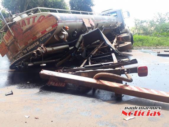 Acidente envolve caminhão e trator na RS 342 em Independência - foto 2