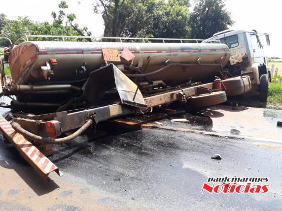 Acidente envolve caminhão e trator na RS 342 em Independência - foto 4