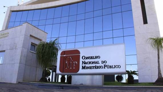 PEC é alvo de críticas por parte de membros do Ministério Público, que consideram o texto um golpe na independência da entidade e veem interferência política
