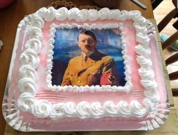Estudante do curso de História da UFPel postou fotos da comemoração de 24 anos nas redes sociais. Universidade informou que acompanha o caso e que repassou informações à polícia.