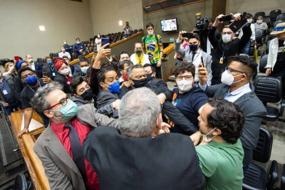 Apresentação do documento em determinados espaços já é obrigatória em razão de determinação estadual