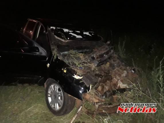 O acidente ocorreu por volta das 22h em frente ao Parque de Exposições Germano Dockhorn