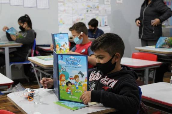 Cooperativa disponibiliza uma série de atividades, histórias e livros sobre educação financeira
