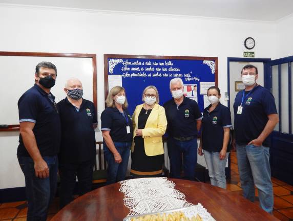 Arita Bergmann esteve na Apae na quinta-feira, dia 28 de outubro, durante roteiro pela região