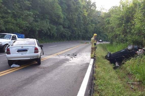 Acidente ocorreu no km 32, no ponto conhecido como Curva da Santinha