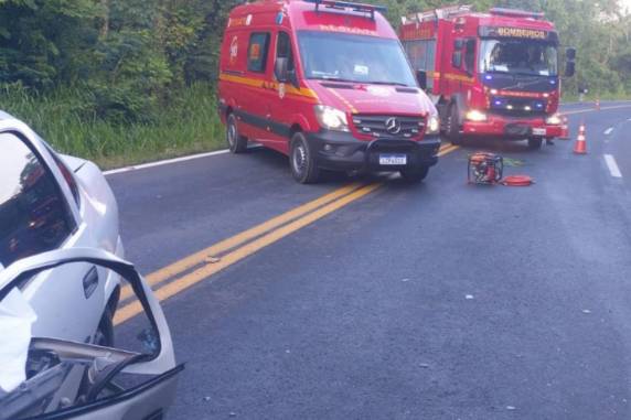 Colisão frontal deixa um morto e dois feridos na RS-115, em Gramado - foto 3
