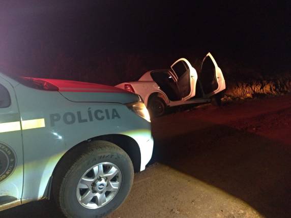 Um comparsa conseguiu fugir para uma lavoura na localidade de Esquina Hettwer