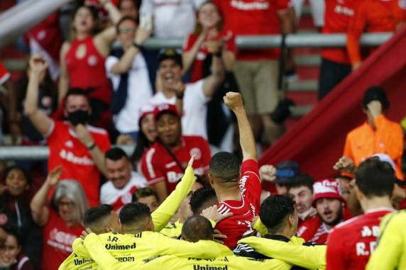 Gol colorado no Beira-Rio foi marcado por Taison, aos 39 minutos do primeiro tempo