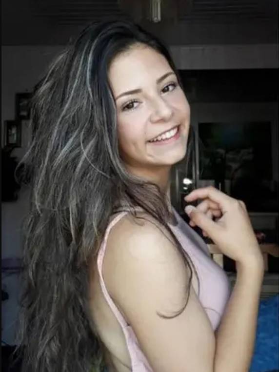 Camille Tonchak Lopes tinha 17 anos e morava em Caçador, no Oeste catarinense. Oito pessoas também ficaram feridas.