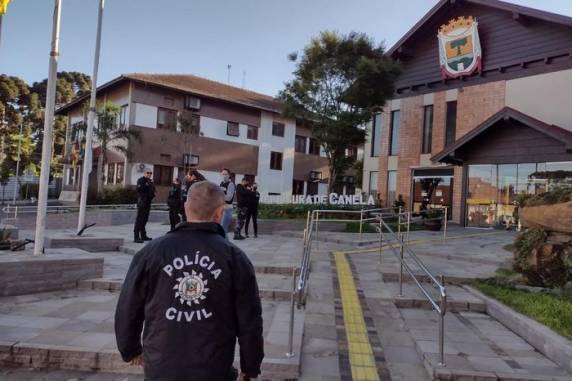 Polícia Civil prende presidente da Câmara de Canela e secretário de Obras em investigação sobre suposto desvio de verbas - foto 2
