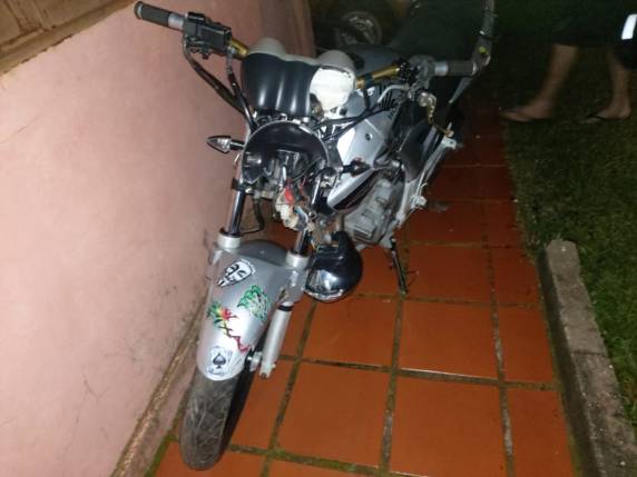 Conserto da CORSAN sem sinalização deixa motociclista ferido no bairro Colatto em Horizontina - foto 2