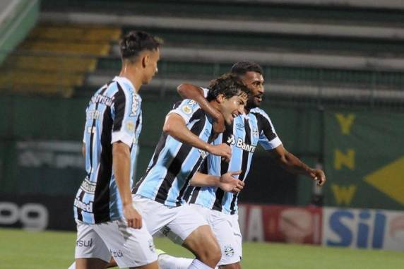 Tricolor deixou a vice-lanterna, com 35 pontos, quatro a menos do que o 16º colocado