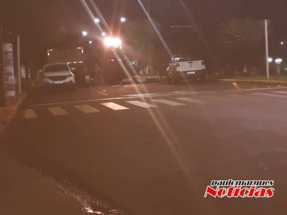 A Av. Uruguai tem o trânsito de veículos interrompido no sentido Praça da Matriz-Av Santa Rosa