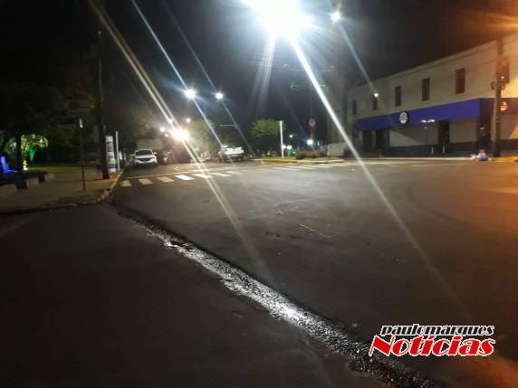 A Av. Uruguai tem o trânsito de veículos interrompido no sentido Praça da Matriz-Av Santa Rosa