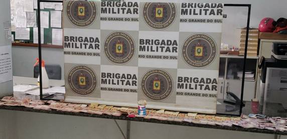 Horas antes a Brigada Militar efetuou prisões no local