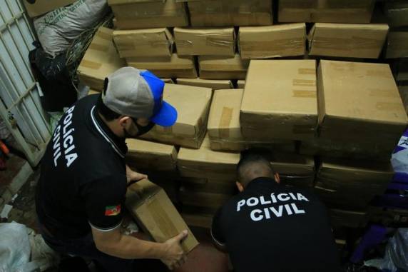Produto estava escondido dentro de caminhão que simulava carregar sucata; a tetracaína é utilizada para potencializar efeito psicotrópico e volume da droga