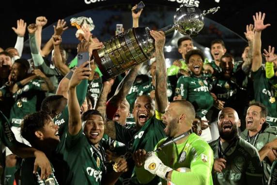 Equipe paulista se junta a Grêmio, São Paulo e Santos na lista dos brasileiros que mais venceram o torneio continental