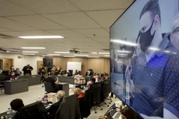 Sessão será retomada às 9h15min de sexta-feira, no Foro Central da Capital