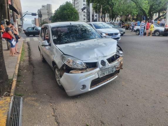 Viatura da BM se envolve em acidente e deixa policiais feridos - foto 2
