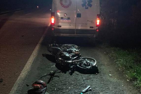 Acidente foi registrado no km 138,8 na noite deste domingo