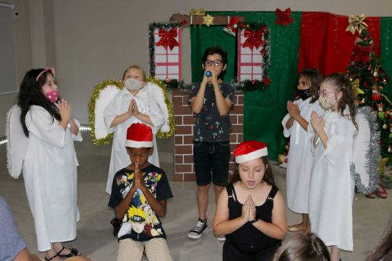 Secretaria de Desenvolvimento Social realiza comemoraçao de Natal - foto 4
