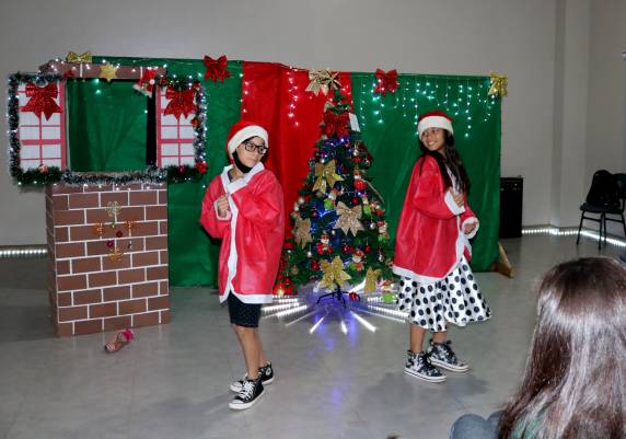 Secretaria de Desenvolvimento Social realiza comemoraçao de Natal - foto 6