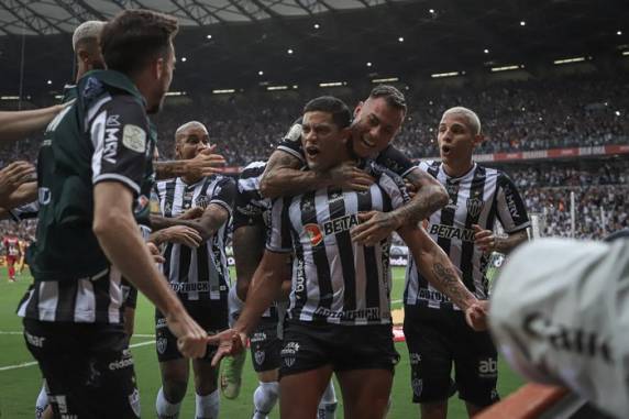 Com vitória por 4 a 0 no Mineirão, time de Cuca pode perder por até três gols de diferença no jogo de volta que fica com o bicampeonato