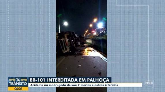 Colisão ocorreu no km 216, por volta das 1h50. Às 6h, havia 4 quilômetros de fila no sentido norte.