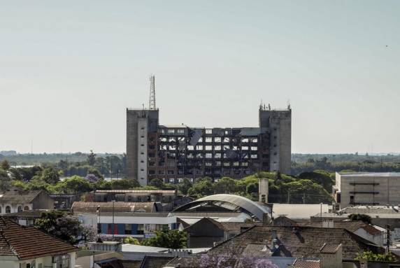 Segundo a investigação, PPCI do prédio estava em execução, com 56% das medidas concluídas