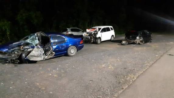 Colisão foi registrada no km 407 da rodovia, às 23h desta quinta-feira