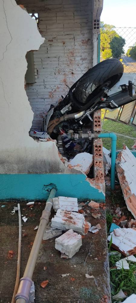 Pedestre e motociclista morrem em acidente de trânsito na SC-135 - foto 2