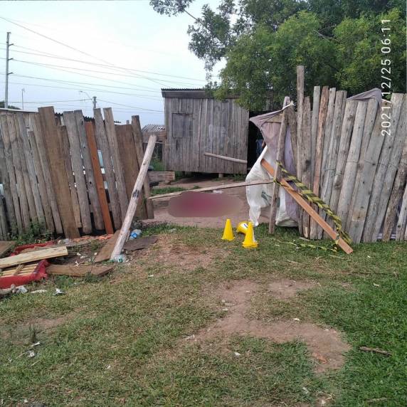 Principal linha de investigação é de envolvimento com o tráfico de drogas. Outro homem, de 24 anos, foi ferido.