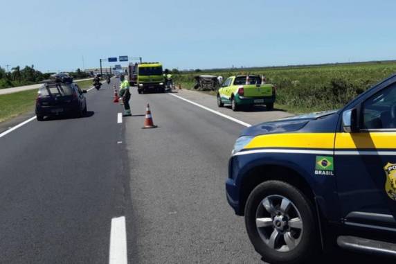 Vítima era passageira de veículo que se envolveu em acidente com caminhão