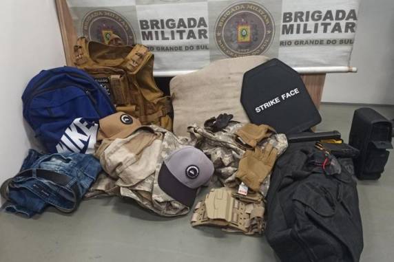 Reféns, troca de tiros e perseguição por terra, ar e água: como foi o assalto a carro-forte em Guaíba - foto 3
