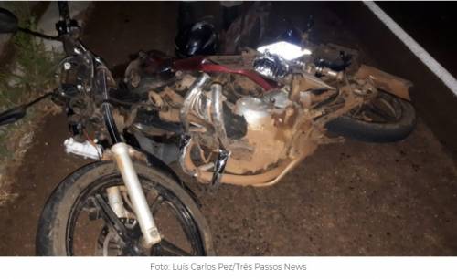 Colisão entre dois veículos ocorreu na noite dessa sexta-feira