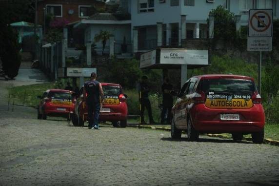 Segundo o Detran, 103 mil candidatos aguardam para aplicar o exame; autarquia espera normalizar a situação até maio