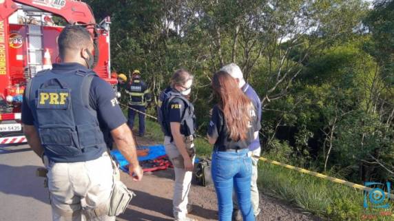 Passageiro de 19 anos que ia com ele no Gol com placas de Chapada ficou preso às ferragens e morreu antes da chegada dos socorristas