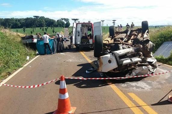 Vítimas eram ocupantes de um Strada que bateu de frente em uma Hilux no km 25 da rodovia