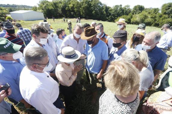''O que não podemos ter é gente saindo da produção'', diz ministra da Agricultura em visita ao RS - foto 6