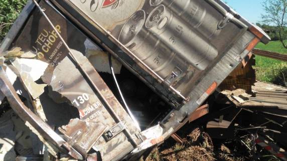 Três veículos se envolvem em acidente na BR 285 em São Luiz Gonzaga - foto 2