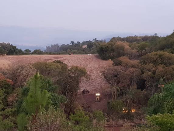 "A gente não consegue distinguir se o céu está coberto por nuvens que trarão chuva ou pela fumaça", diz prefeito sobre incêndios em Uruguaiana