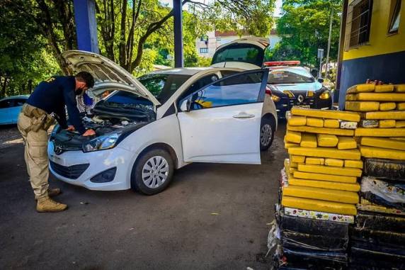 Com a droga apreendida, os traficantes poderiam lucrar mais de R$ 1,2 milhão, segundo estimativa da PRF