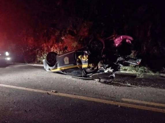 Um dos policiais teve ferimentos graves