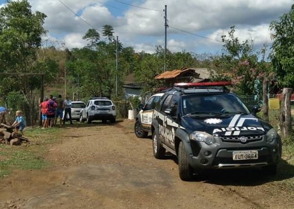 O autor do disparo cometeu suicídio após ter desferido um tiro em sua ex-mulher, a quem tinha sequestrado na noite de terça-feira em Alecrim