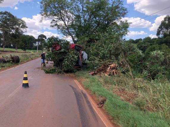 Acidente na VRS-824 entre Quinze de Novembro e Ibirubá - foto 2