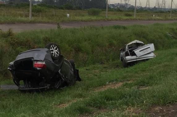 Uma pessoa morre e duas ficam feridas em acidente na BR-386, em Canoas - foto 5