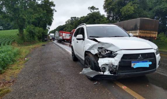 Acidente com três veículos na RS 135 deixa feridos e vítima presa nas ferragens - foto 3